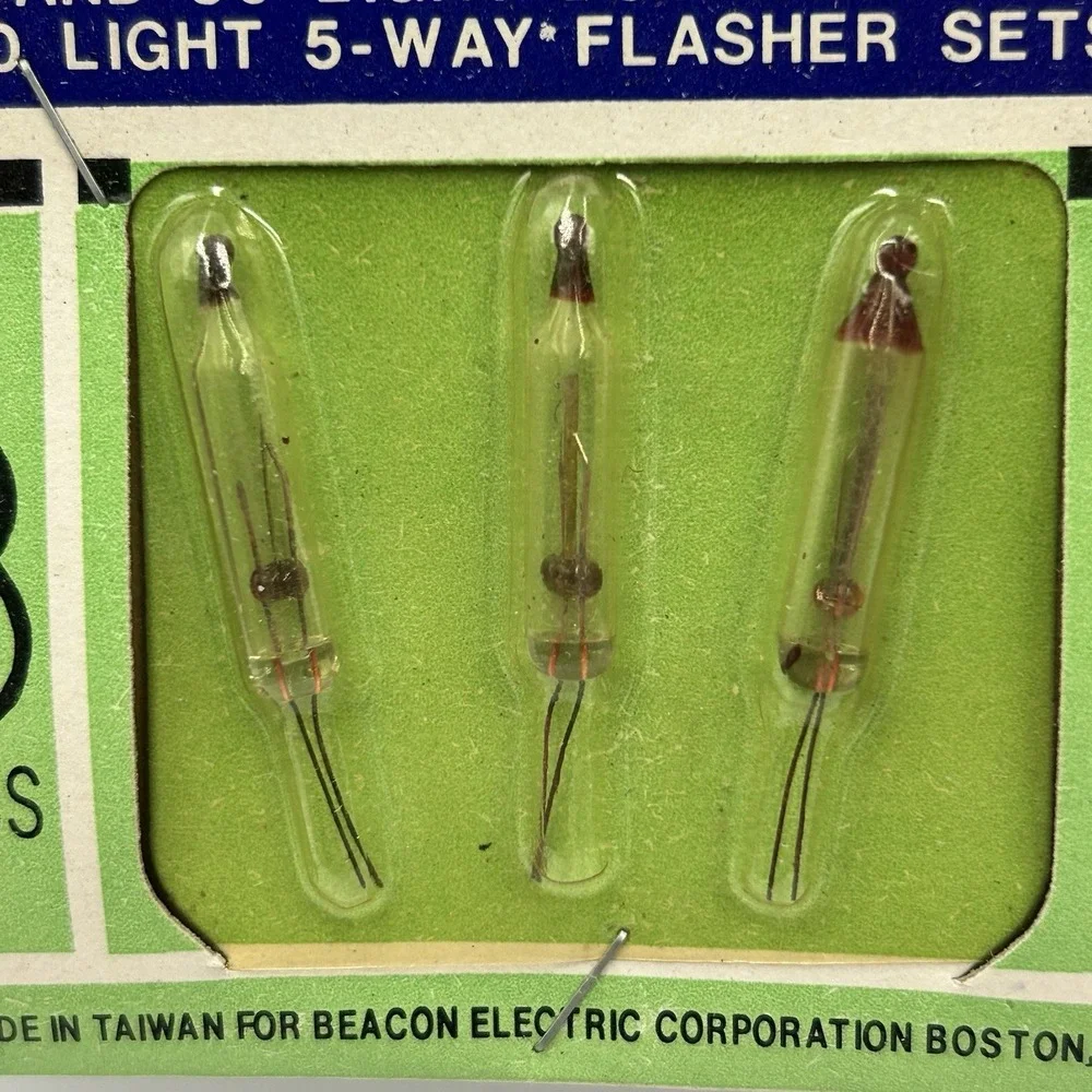 VTG NIP 6 Volt Beacon 3 Push-in Replacement Bulbs for Christmas Midget Sets 4702